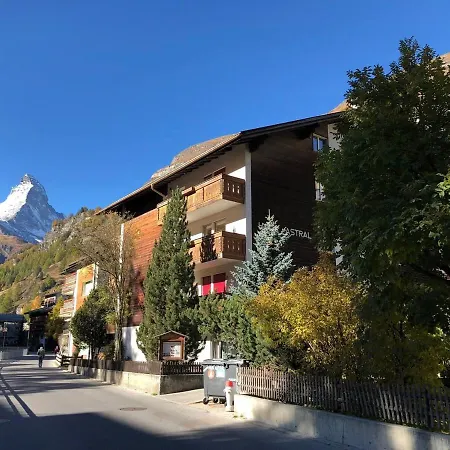 Eagle With Splendid And Direct View Of The Matterhorn Lägenhet