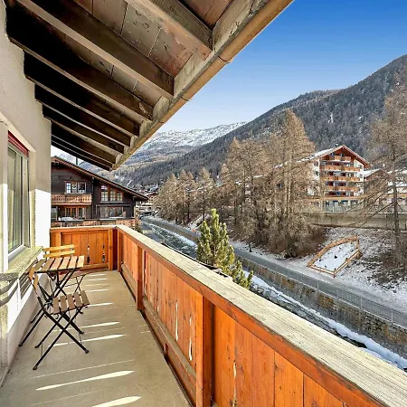 Eagle With Splendid And Direct View Of The Matterhorn Lägenhet